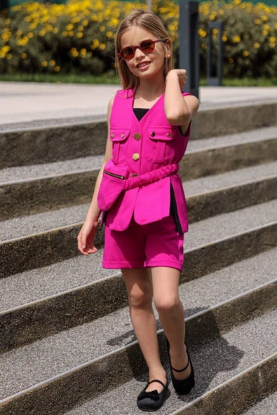 Kız Çocuk Düğme ve Cep Detaylı Kolsuz Yelek Penye Bluz Fuşya Şortlu Takım ürün görseli