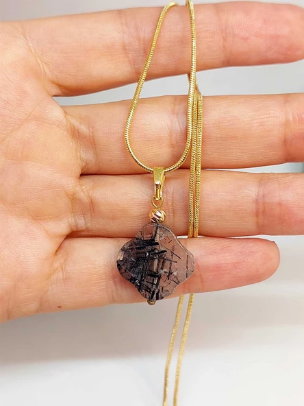 Rutil Kuvars Taşı Kolye Ucu Yonca Temalı Altın Kaplama Zincirli (49794) ürün görseli