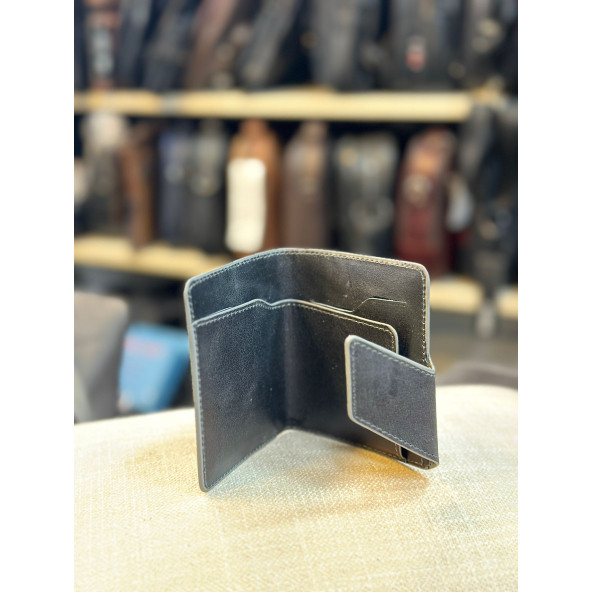 TRG POLO GRİ MIKNATISLI DERİ ERKEK CÜZDANI ürün görseli 1