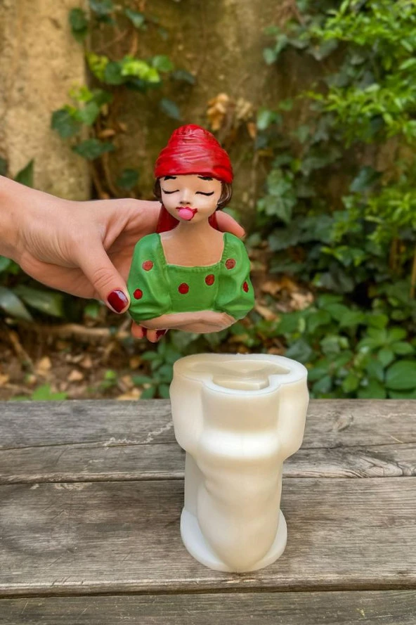 Alina Sakız Çiğneyen Kadın Tekli Silikon Mum Kalıbı ürün görseli