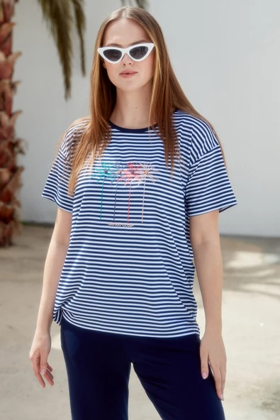 Sıfır Yaka Nakış Detaylı Çizgili Penye Takım - Lacivert - Resim 3