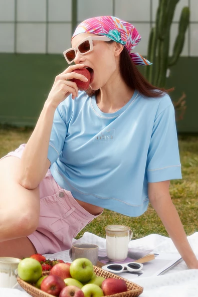 Sim Detaylı Oversize Crop Tişört - Mavi