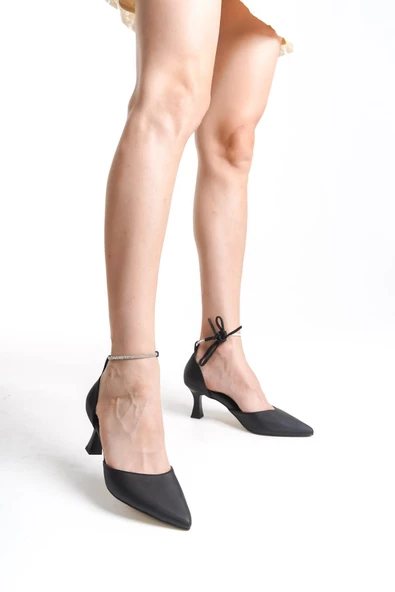 MiniGlossy Siyah Kısa Topuklu Stiletto Gümüş Taşlı Bağlamalı Abiye Ayakkabı - 3