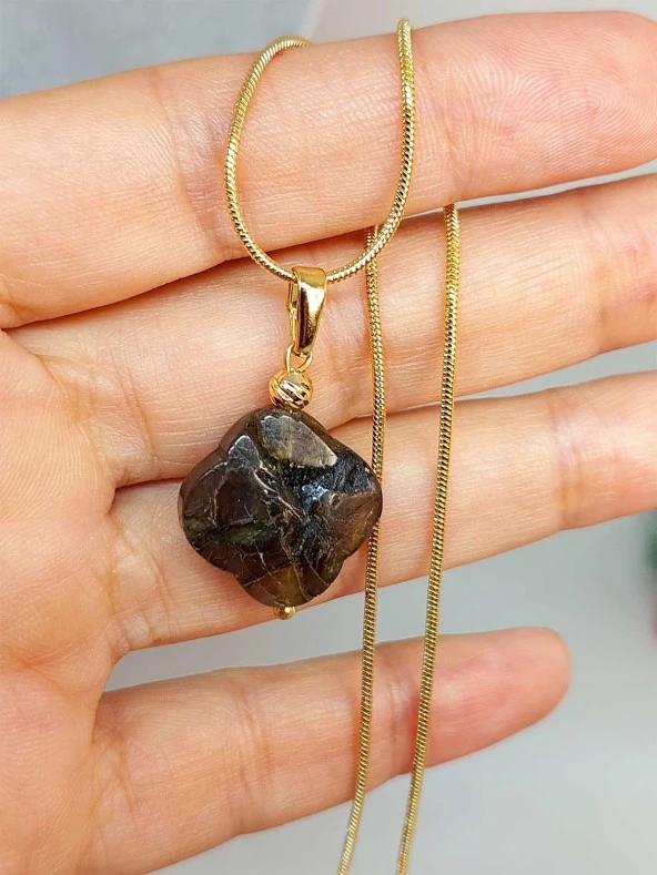 Labradorit Taşı Kolye Ucu Yonca Temalı Altın Kaplama Zincirli (49803) ürün görseli 1