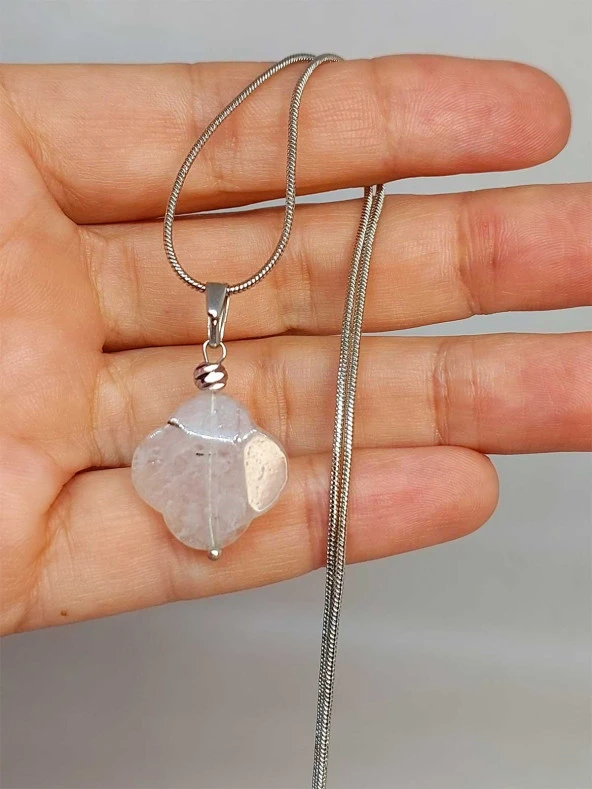 Rutil Kuvars Taşı Kolye Ucu Yonca Temalı Zincirli (49816) ürün görseli 1