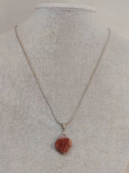 Çilek Kuvars Taşı Kolye Ucu Yonca Temalı Zincirli (49818) - Resim 2