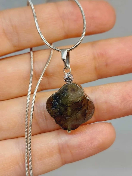 Labradorit Taşı Kolye Ucu Yonca Temalı Zincirli (49834) ürün görseli