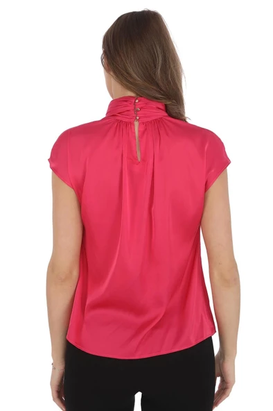 Yaka Drape Detaylı Saten Bluz 01-Fuşya - 5