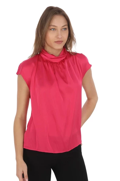 Yaka Drape Detaylı Saten Bluz 01-Fuşya - 4