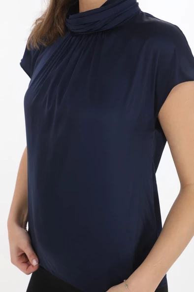 Yaka Drape Detaylı Saten Bluz 01-Lacivert - 4