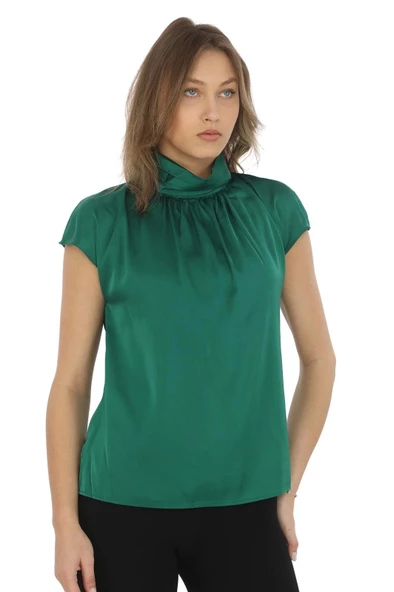 Yaka Drape Detaylı Saten Bluz 01-Yeşil - 4