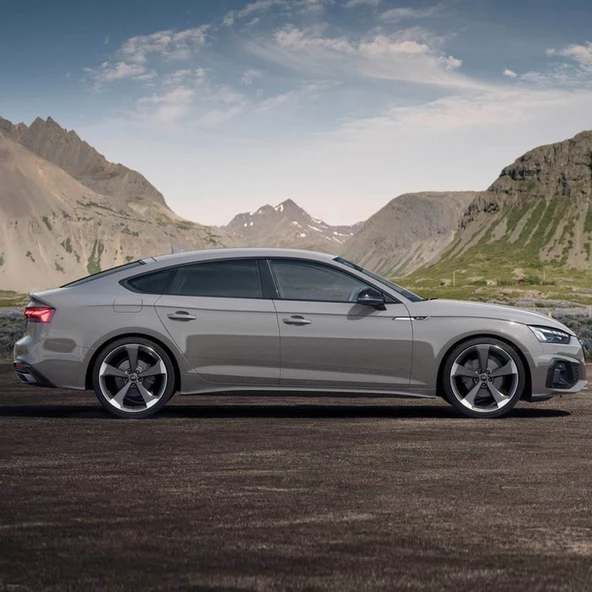 Audi A5 Sportback 2020-2024 Sağ Arka Kapı Kolu Led Lambası 8W0947134 - 2