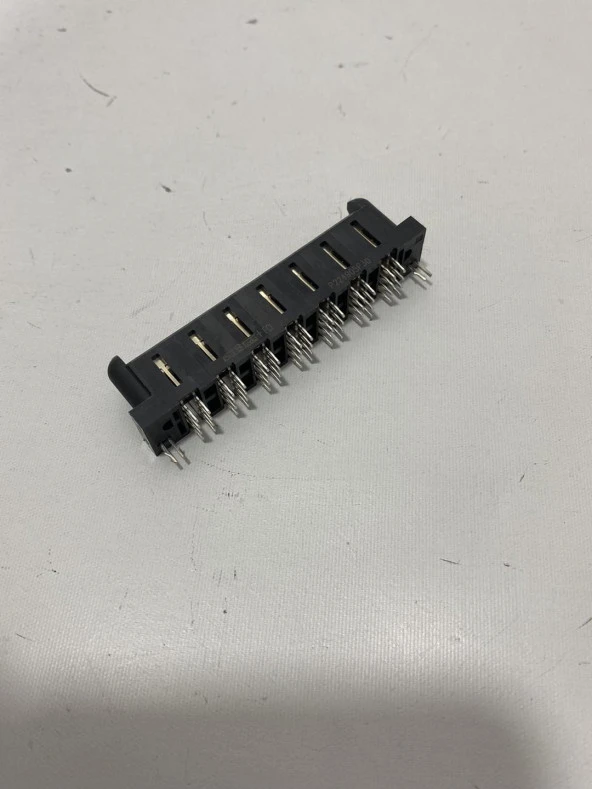 Amphenol 10106123-7000002LF Güç Konnektörü 5 Adet - Resim 3