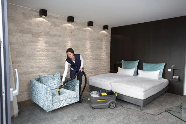 Karcher Puzzi 10/1 Edition EU Profesyonel Halı ve Koltuk Yıkama Makinesi - Resim 3