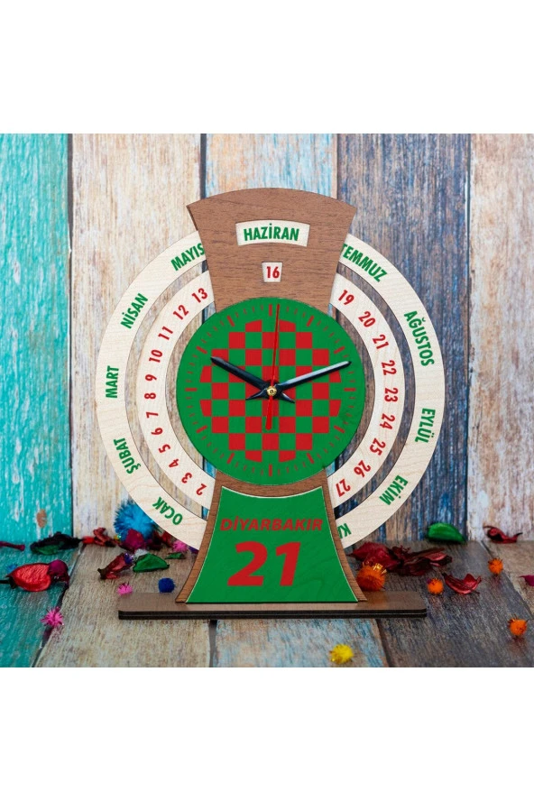 PERA LAZER KESİM 1555 Kırmızı Yesil Diyarbakırlılara Hediye Sonsuz Takvimli Saat