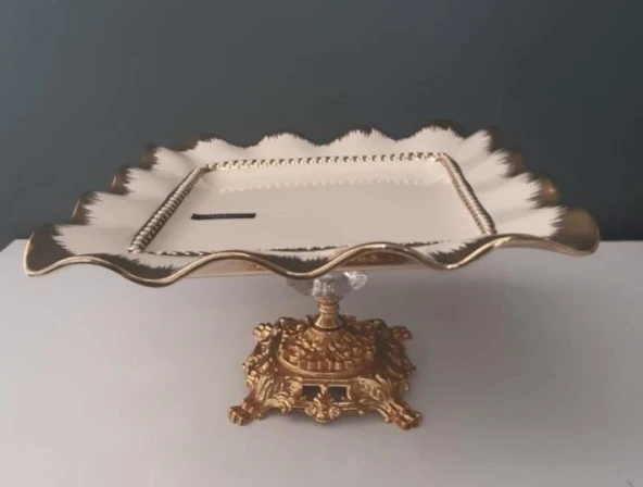 RoyKing Avangarde Krem Altın Kare Metal Ayaklı Kek Standı 26x26x14 cm GBO 170