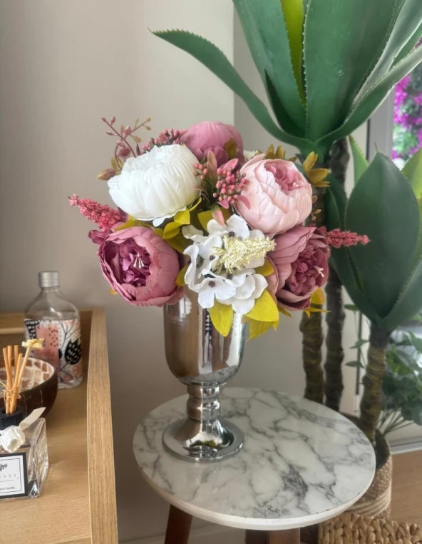 Nettenevime Yapay Çiçek Pastel Pudra Pembe Krem Şakayık Aranjmanı Gold Şamdan Vazolu Masa Üstü Çiçeği Arajman - Resim 3