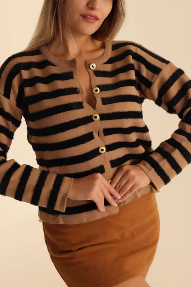 VioShine Kadın Oversize Çizgili Düğmeli Hırka