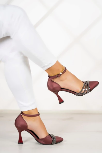 Erkan Saçmacı Çağla Bordo Saten Taşlı Şeffaf Tasarımlı Ayakkabı
