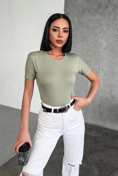 Rahat Ve Şık Kısa Kollu Bisiklet Yaka Likralı Viskon Penye Body Bebe Haki ürün görseli