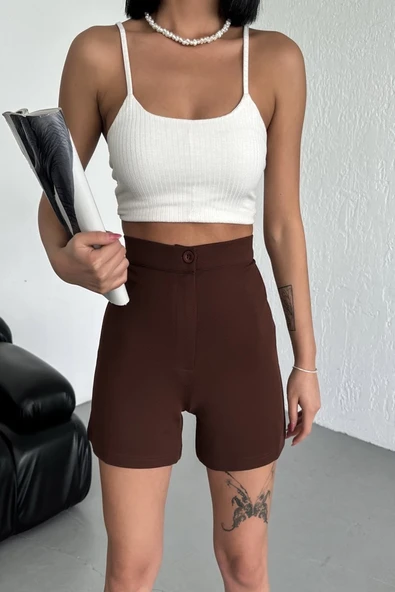 Tarz Ve Rahatlığı Bir Arada Sunan Yüksek Bel Esnek Likralı Krep Şort Kahverengi - Resim 4