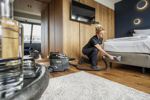 Karcher Puzzi 8/1 Koltuk Yıkama Makinesi - 3