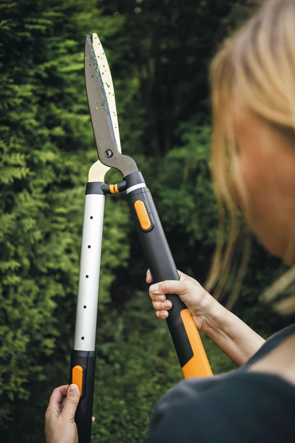 Fiskars 114800 Teleskopik Çim Çit Kesme Makası - 3