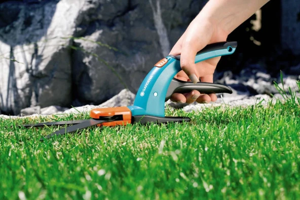 Gardena 8734 Çim Kenar Kesme Makası 360 Derece Dönebilir - Resim 2