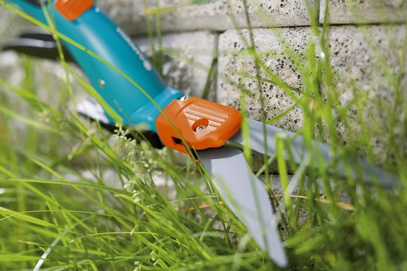 Gardena 8734 Çim Kenar Kesme Makası 360 Derece Dönebilir - Resim 3