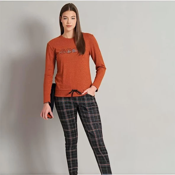 Donwear 7746 Kadın Kışlık O-Yaka Pijama Takım