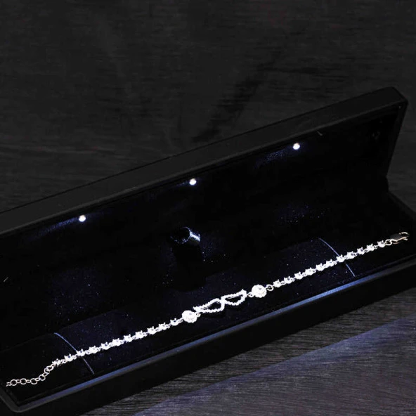 Gümüş Işıklı Kutulu Melek Kanadı Kadın Bileklik ürün görseli 1