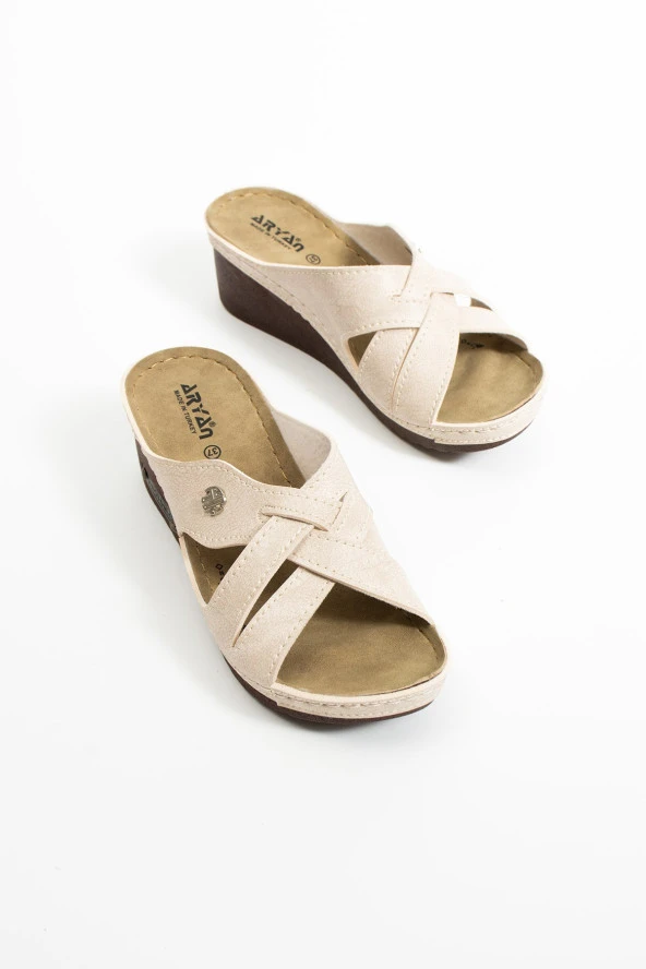 Albishoes Kadın Dolgu Topuk 5,5 cm Anatomik Yumuşak Taban Rahat Kullanım Günlük Kadın Terlik - 4