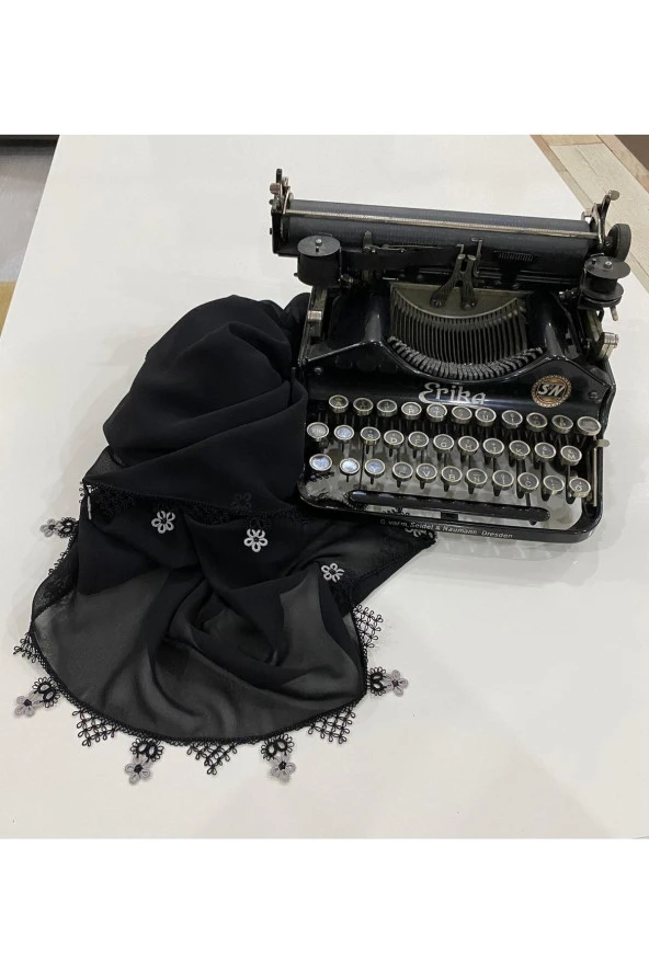 Mevlüt Baş Örtüsü