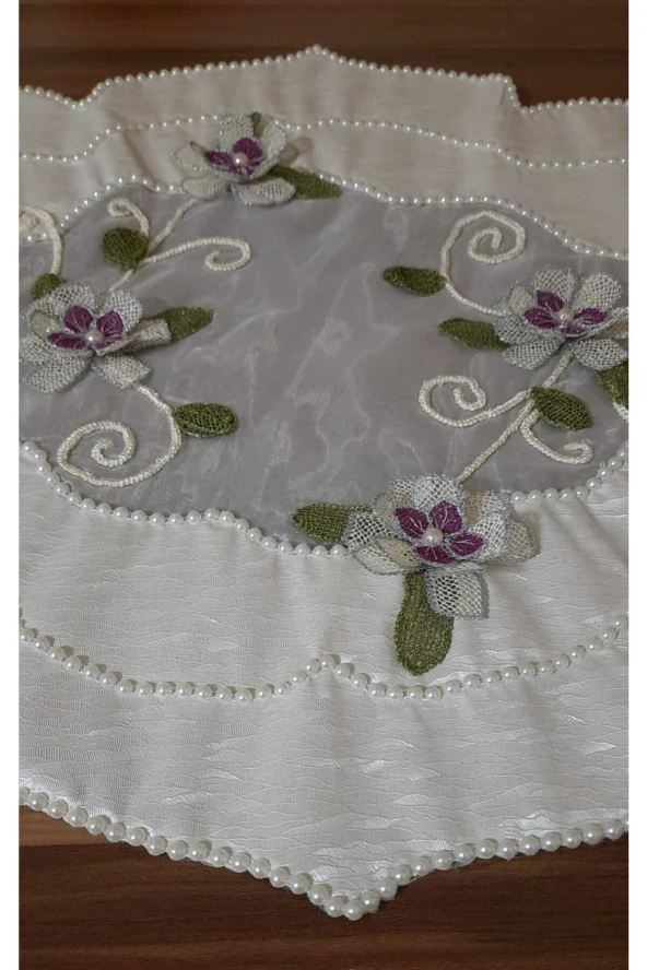 Kırık Beyaz Desenli Deri Üzerine El İşi İğne Oyası Ve Dantel Anglis Yapılarak İşlenmiş Masa Örtüsü - 4