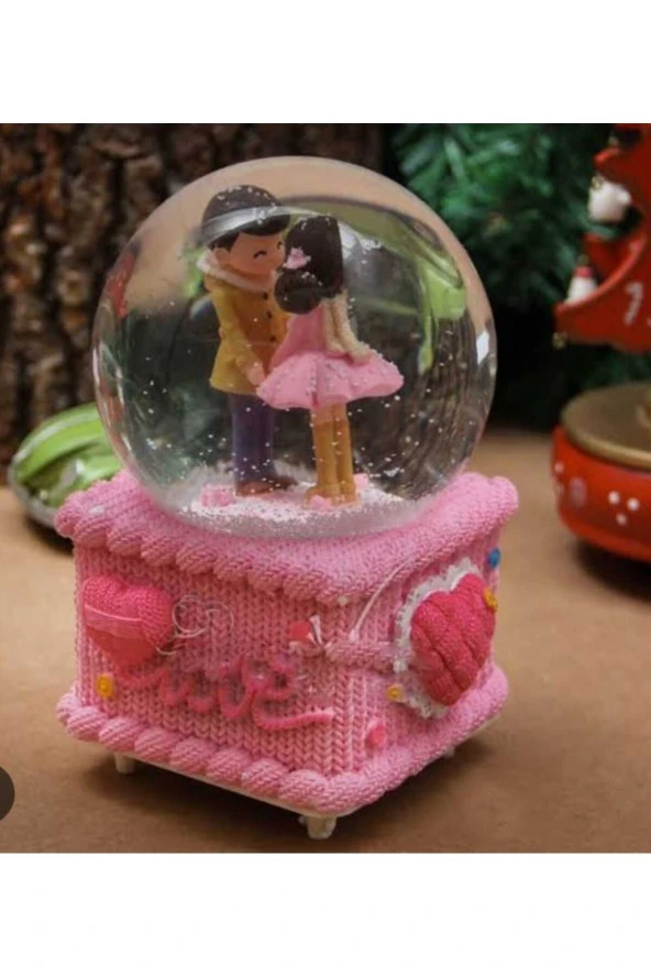 El Ele Tutuşan Romantik Aşıklar Müzikli Işıklı ve Püskürtmeli Kar Küresi - 2