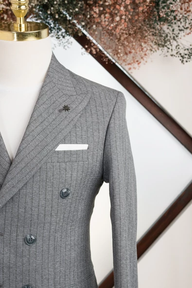 Slimfit Çift Yırtmaçlı Çizgili Sivri Yaka Astarlı Kruvaze Tek Ceket - 11