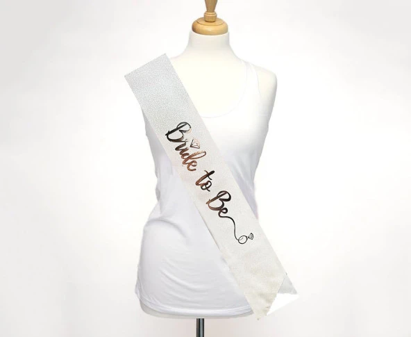 Beyaz Üzeri Gümüş İtalik Alyanslı Bride To Be Yazılı Simli Işıltılı Kuşak Kemer 10 cm Genişlik ürün görseli