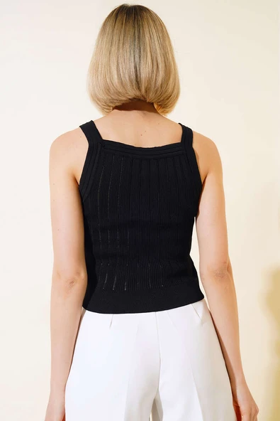 Düğme Detaylı Triko Crop Siyah - Resim 3