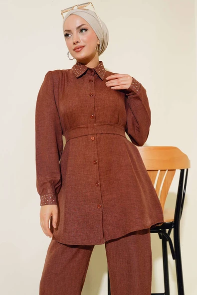 Yaka ve Manşet Taş Detaylı Keten İkili Takım Kahve - 2