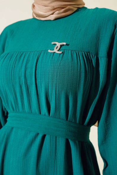 Bilekleri Lastikli Kuşaklı Elbise Zümrüt Yeşili - Resim 4