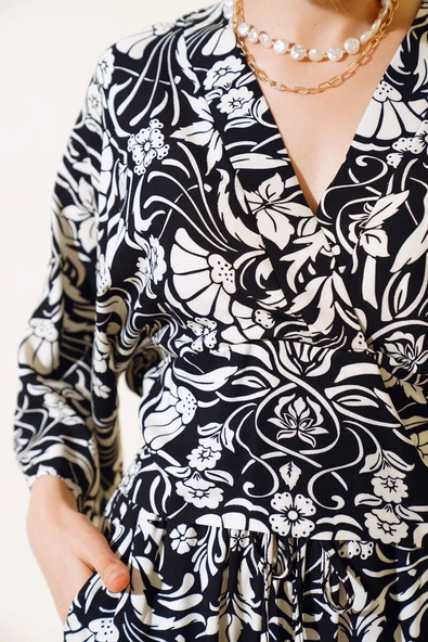 Desenli V Yaka Crop İkili Takım Siyah - Resim 4