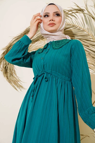 Yaka Dantelli Yarım Düğmeli Elbise Zümrüt - Resim 2