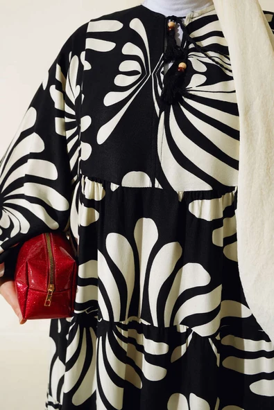 Otantik Desen Yaka Püsküllü Elbise Siyah - Resim 4