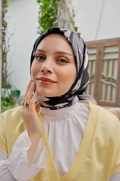 Afvente Yaprak Desen Siyah - Beyaz Soft Pamuk Eşarp ürün görseli