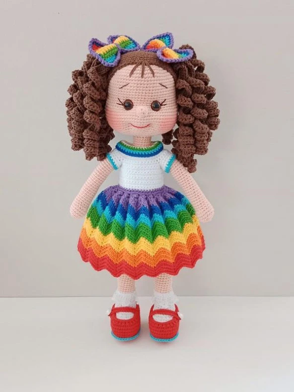 Gökkuşağı Kıvırcık Saçlı Kırmızı Ayakkabılı Karnaval Bebek Amigurumi Organik Oyuncak