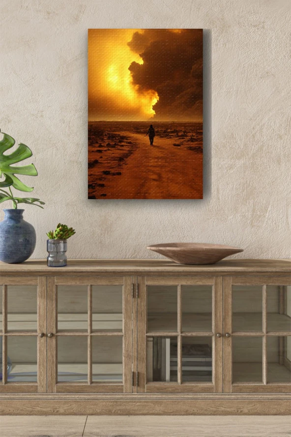 Çöl Bulutlarına Doğru Yürüyen Adam Yağlı Kanvas Tablo ürün görseli