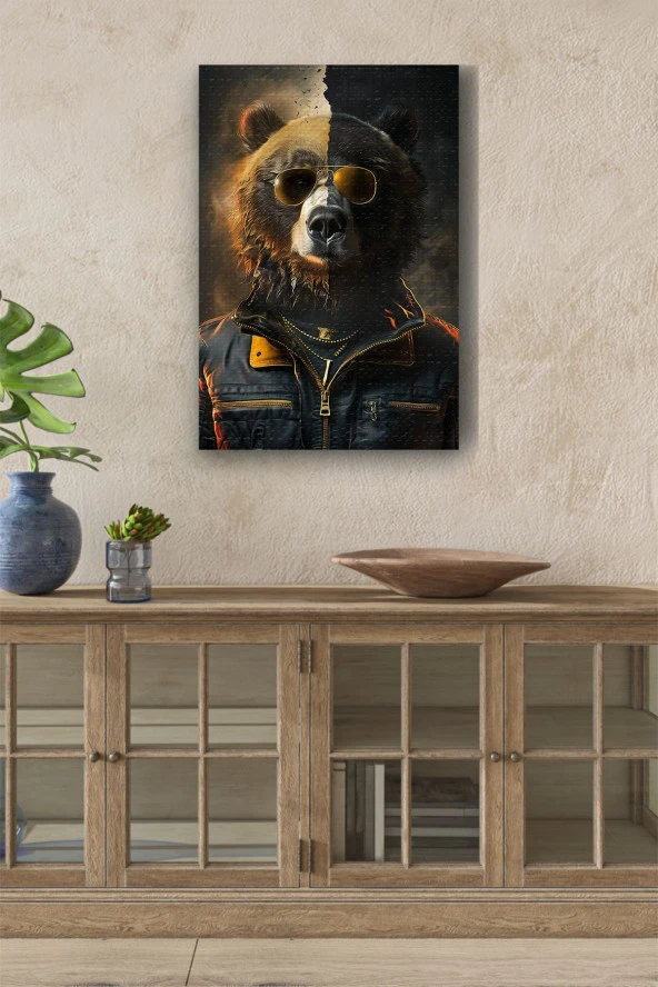 İki Renk Detaylı Kıyafet Giymiş Boz Ayı Yağlı Kanvas Tablo ürün görseli