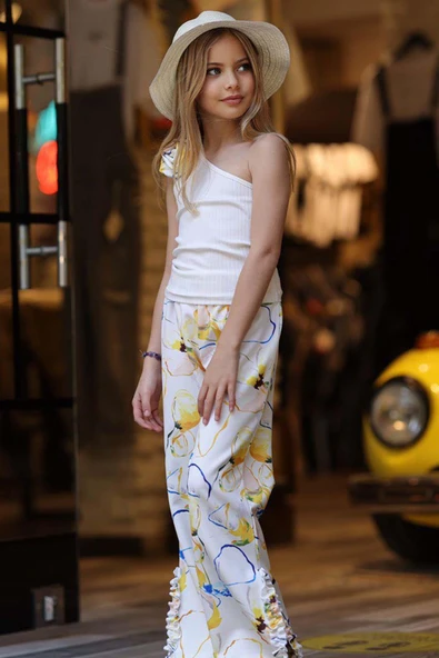 Kız Çocuk Gül Detaylı Tek Omuzlu Kaşkorse Bluz ve Dijital Baskılı Beyaz Alt Üst Takım - Resim 6