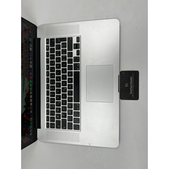 MacBook Pro (Retina, 15-inch, Model 2015) - 5