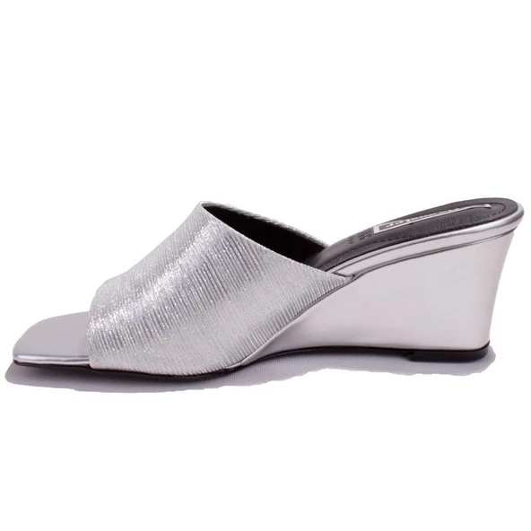 Dagoster DZA07-108524344CN Gümüş Dolgu Taban Topuklu Kadın Terlik - 3